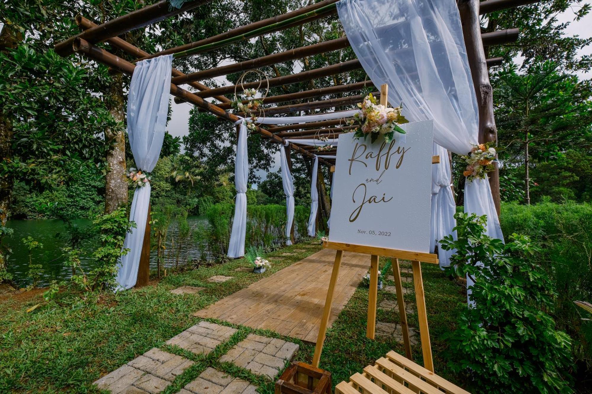 Almost Heaven Lake Resort By Cocotel Cavinti Exterior photo