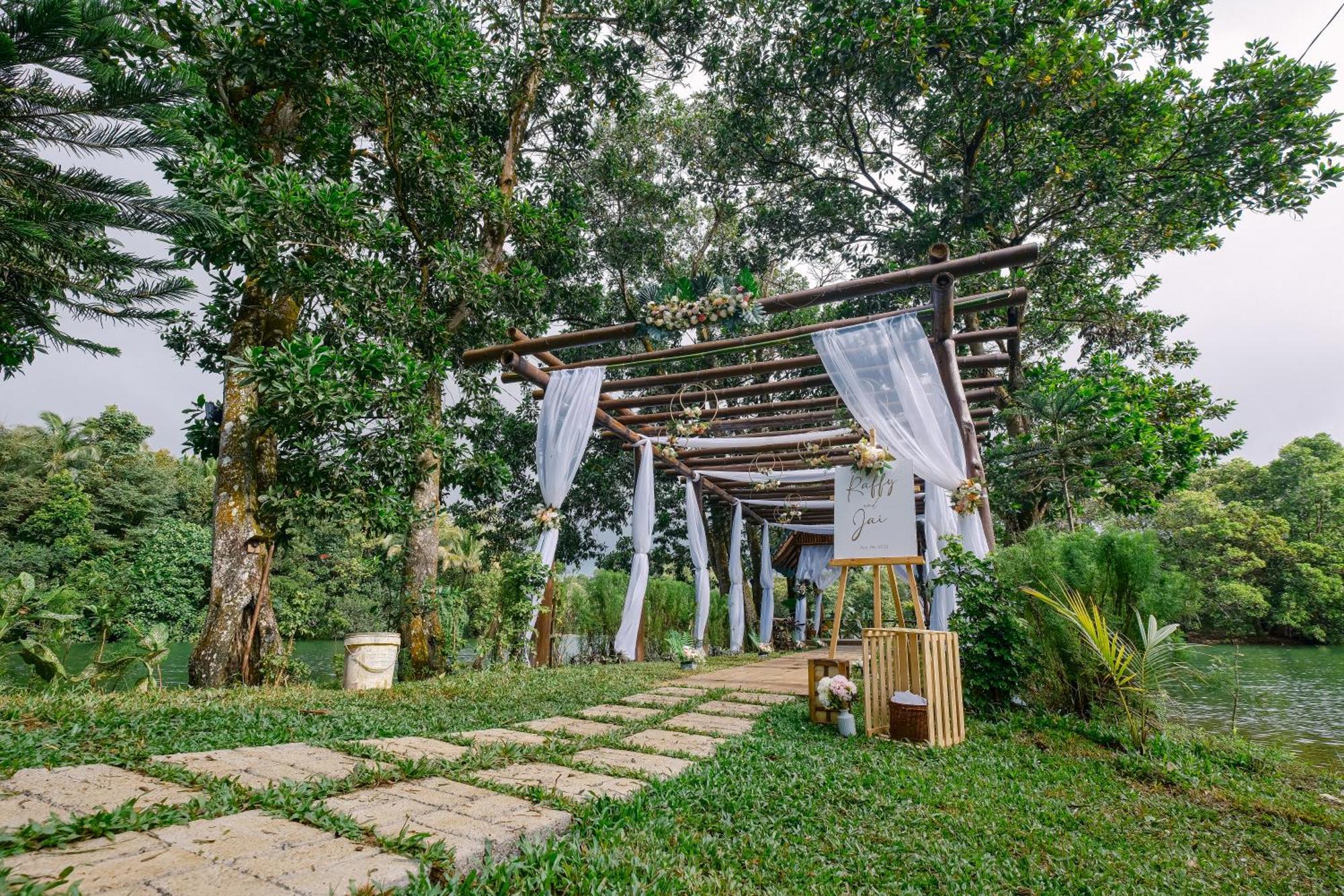 Almost Heaven Lake Resort By Cocotel Cavinti Exterior photo