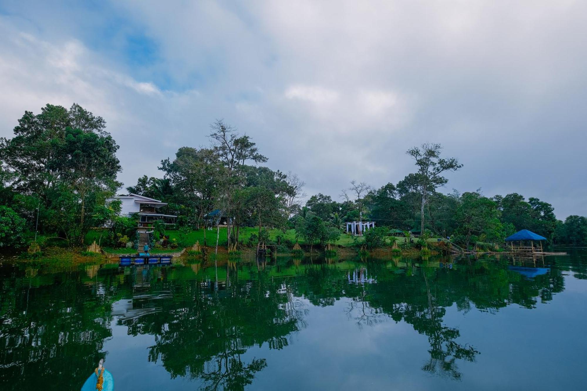 Almost Heaven Lake Resort By Cocotel Cavinti Exterior photo