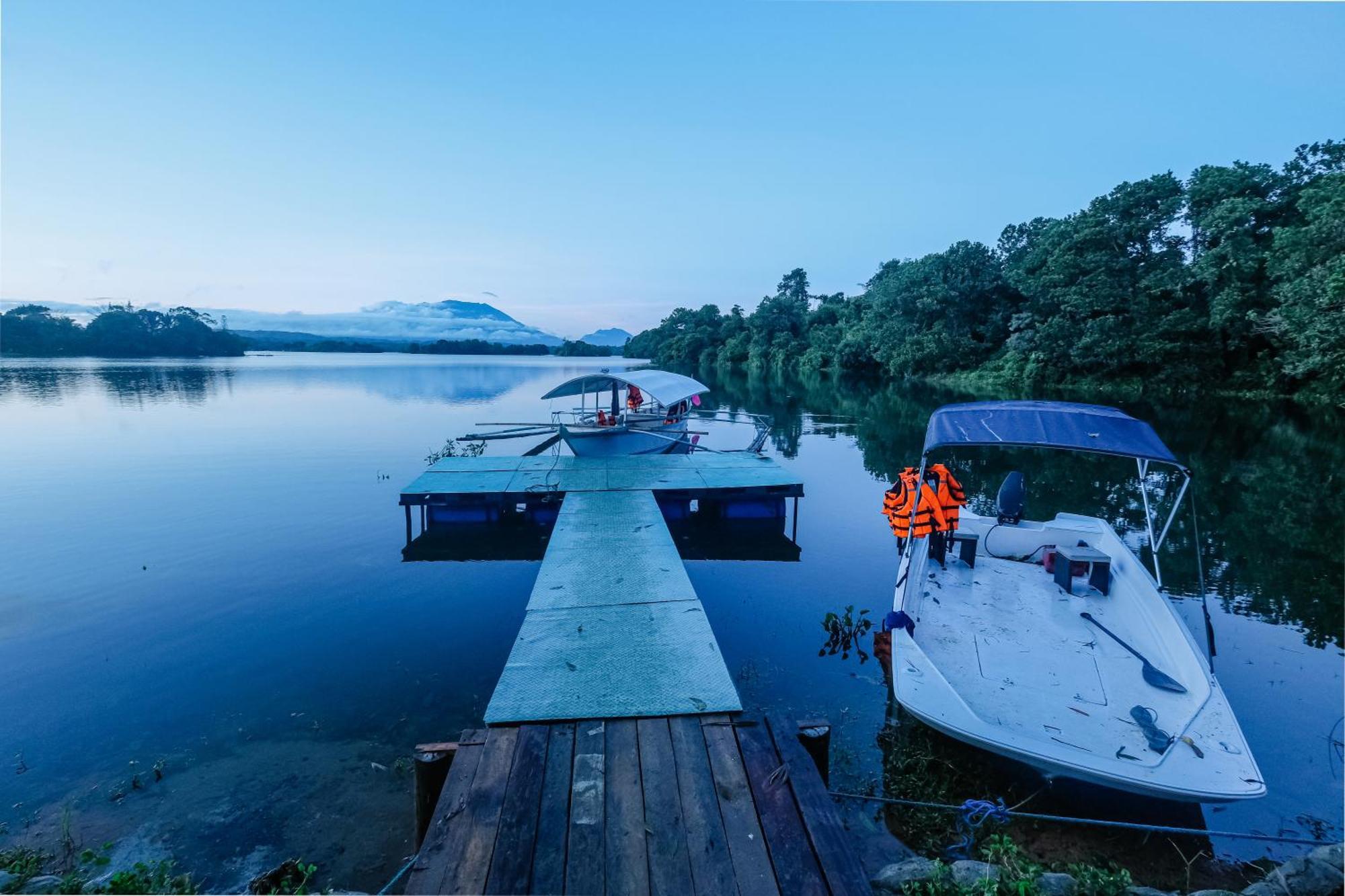 Almost Heaven Lake Resort By Cocotel Cavinti Exterior photo