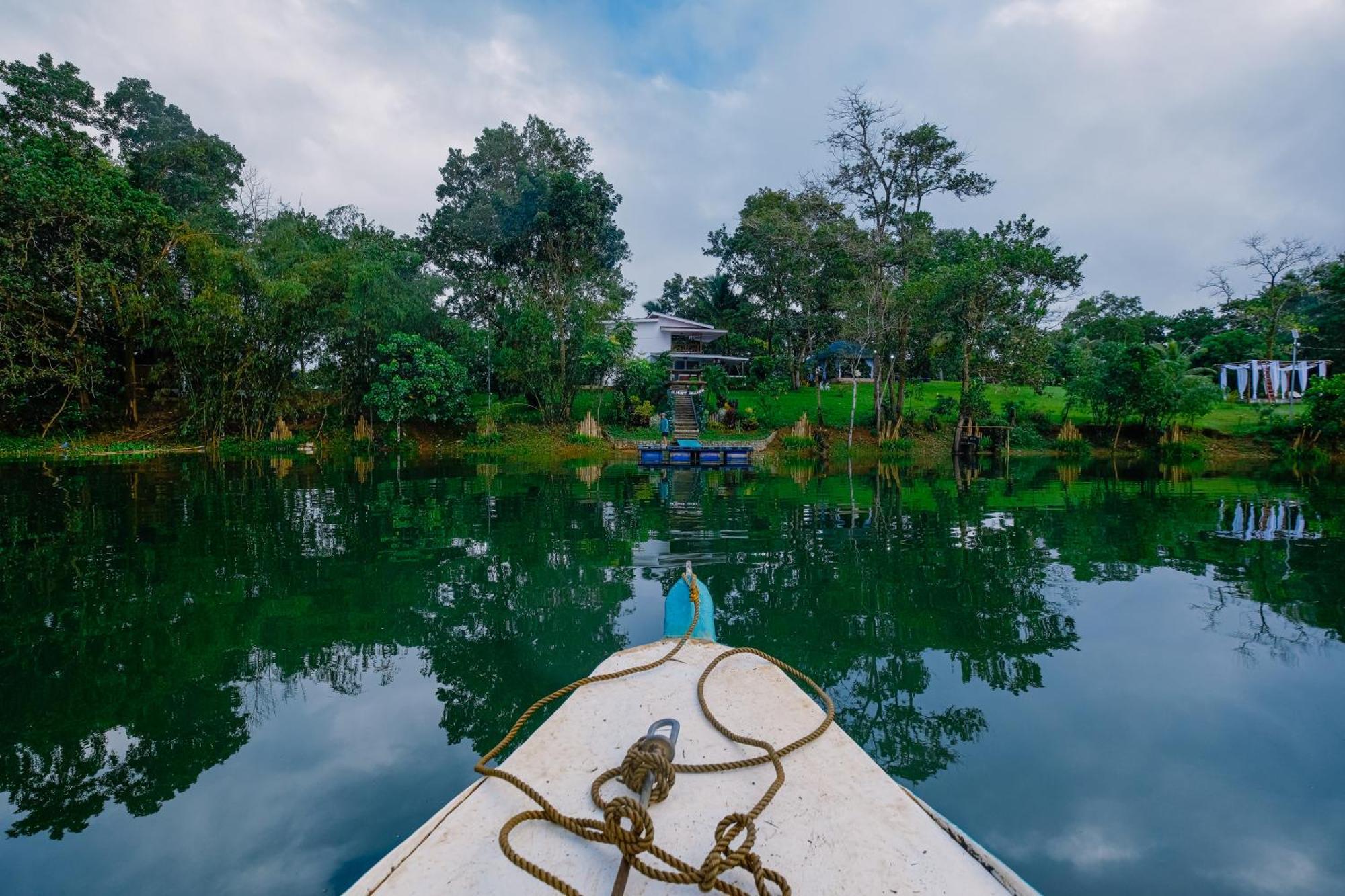 Almost Heaven Lake Resort By Cocotel Cavinti Exterior photo